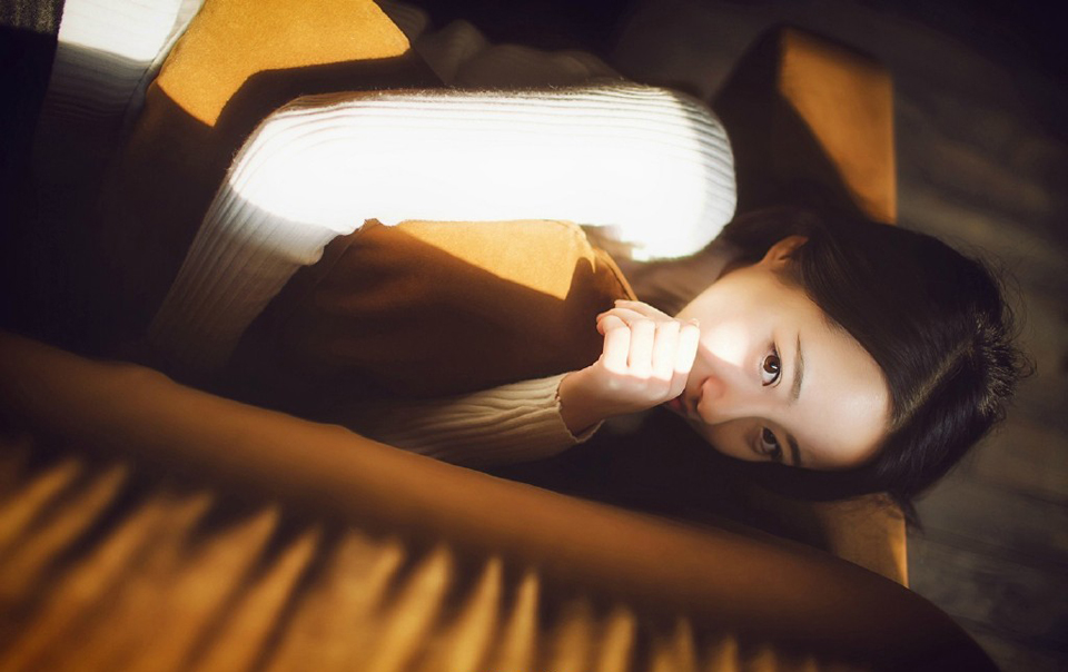 你是我今生渡不过的劫，多看一眼就心软，拥抱一下就沦陷。